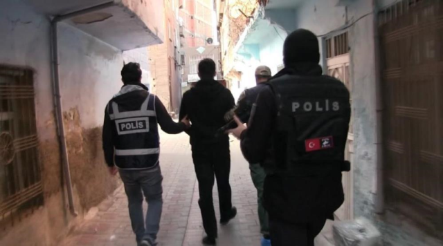 Diyarbakır merkezli 21 ildeki terör operasyonunda gözaltı sayısı 128 e yükseldi