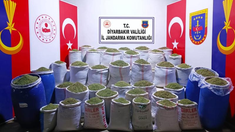 Diyarbakır’da 1,3 ton esrar ele geçirildi