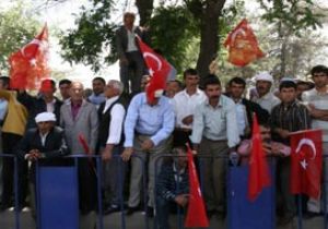 Diyarbakır da AK Parti lilerle Polis Birbirine Girdi