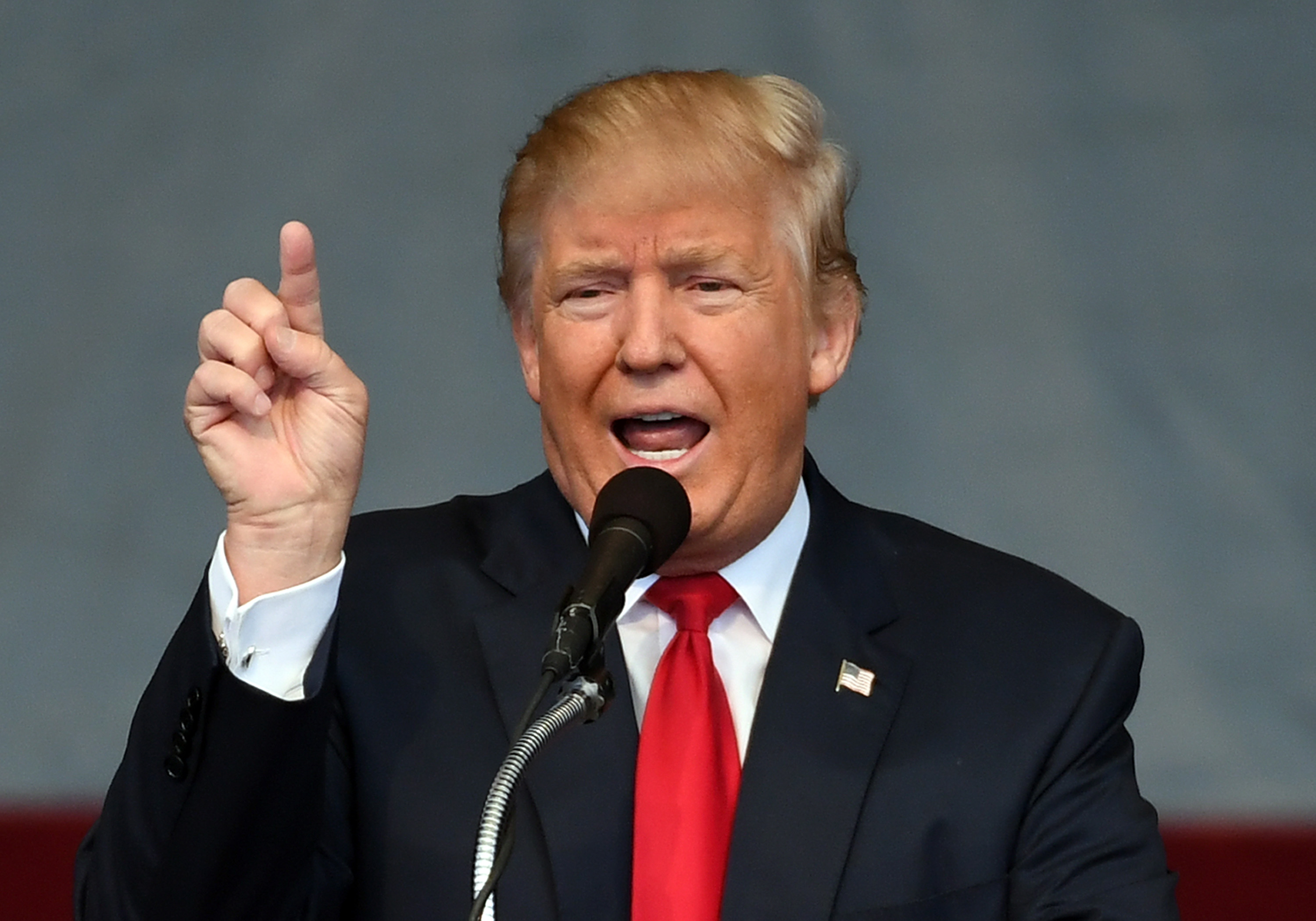 Trump, bombayı patlattı