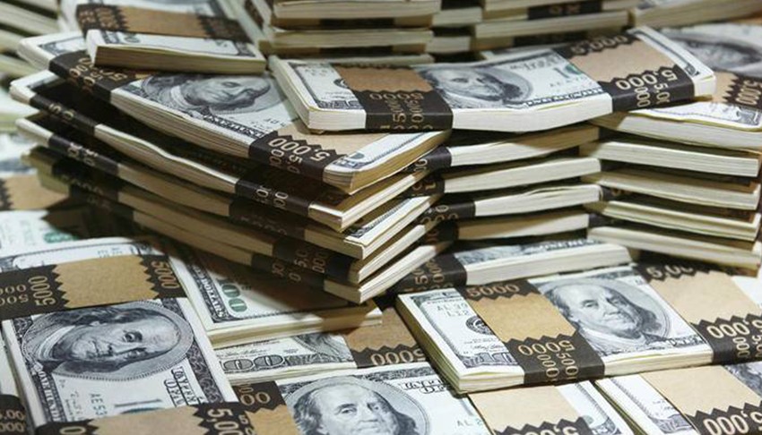 İran'da dolar zirve yaptı