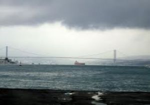 İstanbul Boğazı Gemi Trafiğine Kapatıldı