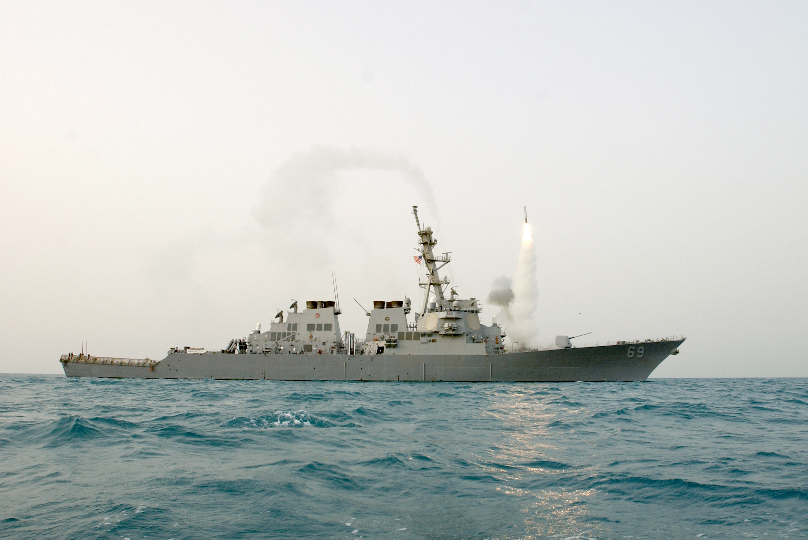 Çin ile ABD arasında savaş gemisi gerginliği