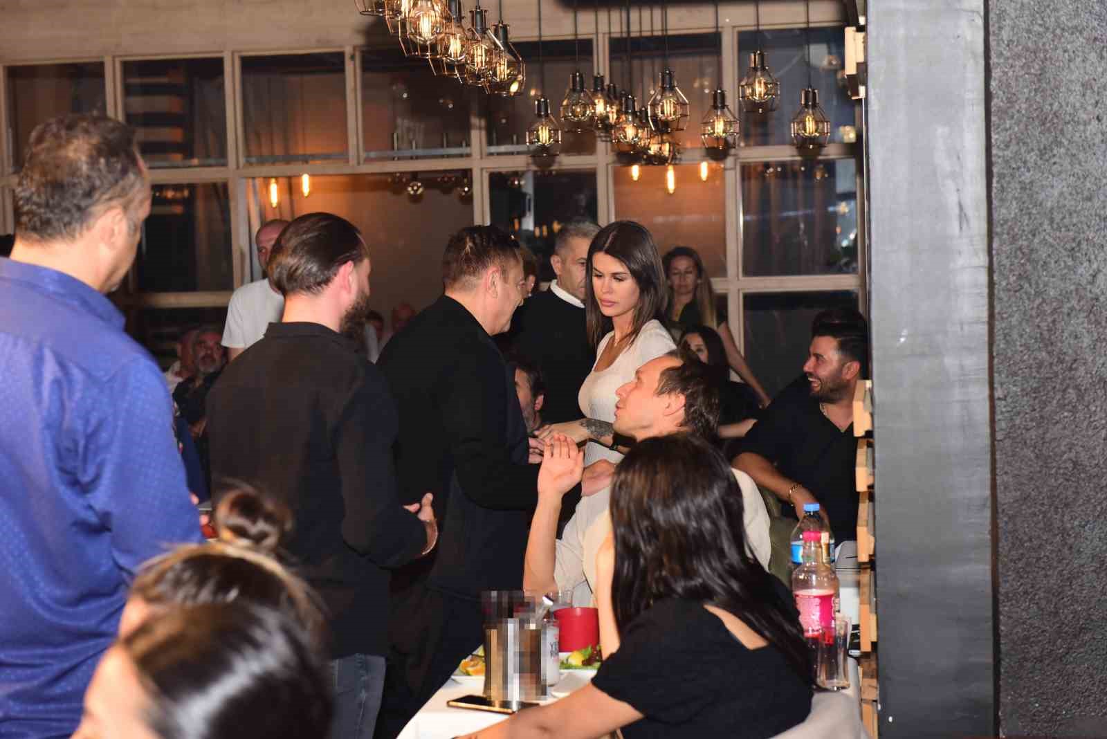 Mehmet Ali Erbil sevgilisi ile Bursa da görüntülendi