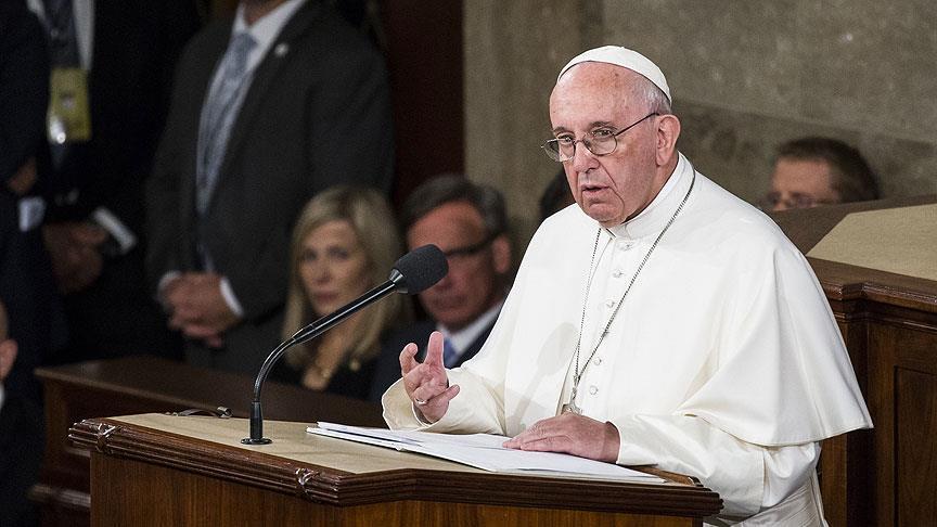 Papa Franciscus, o köstebeği affetti!