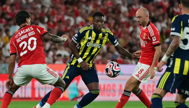Fenerbahçe, Benfica ya yenildi