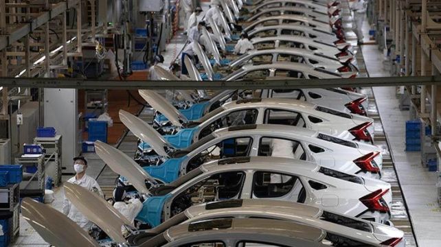 Otomobil devi üretimi durdurdu