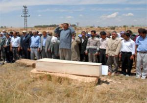 Şehitin Bayrağı Çıkarıldı