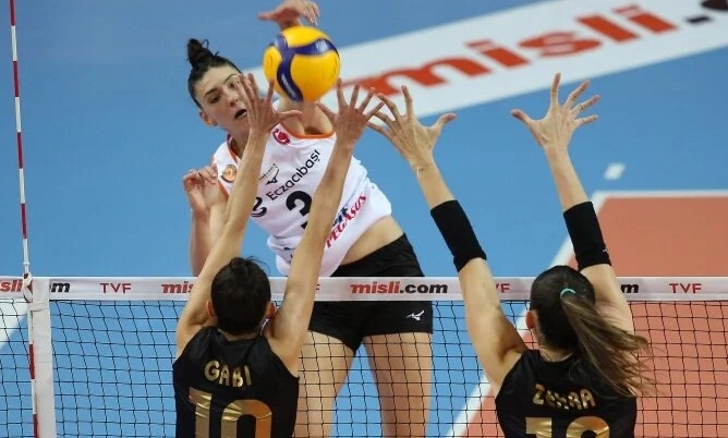 FIVB Dünya Kulüpler Şampiyonası nda Türk derbisi