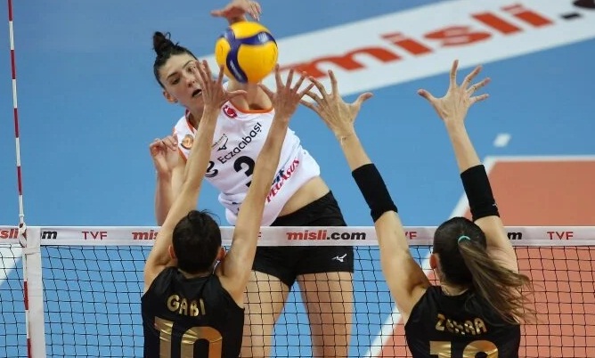 FIVB Dünya Kulüpler Şampiyonası nda Türk derbisi