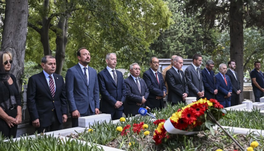Metin Oktay mezarı başında anıldı