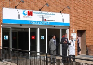 Ebola virüsü bulaşan hemşire tamamen iyileşti!