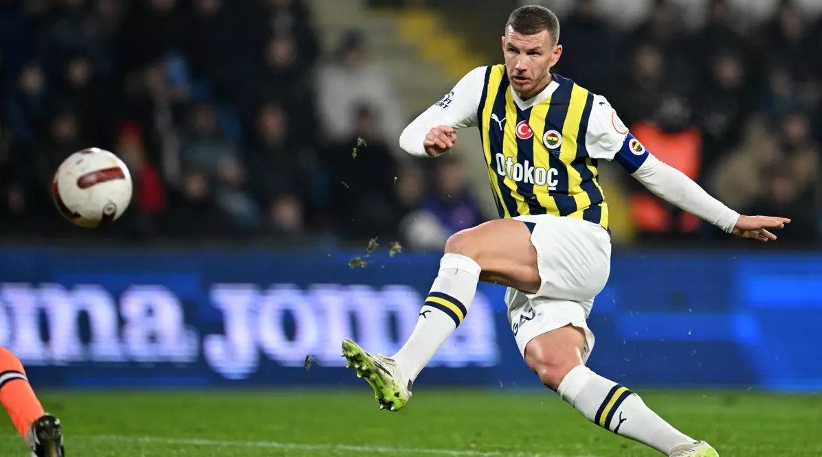 Edin Dzeko 3 net fırsattan yararlanamadı, Fenerbahçe tek farkla kazandı