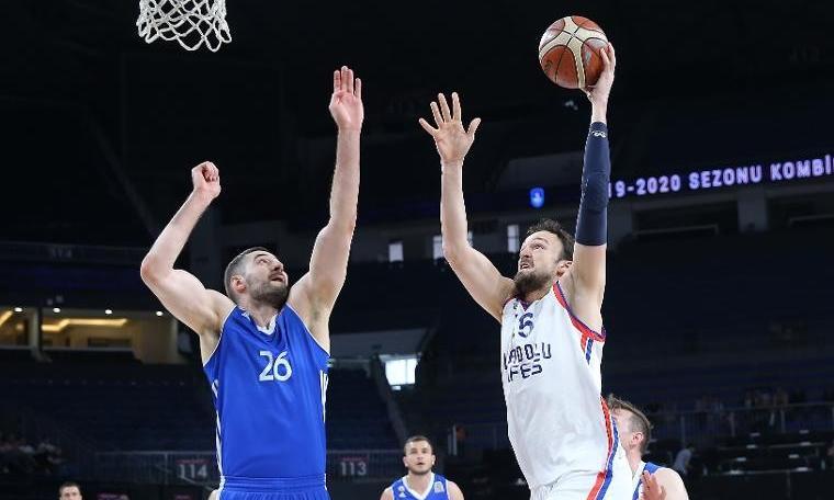 Anadolu Efes liderlik koltuğuna oturdu!