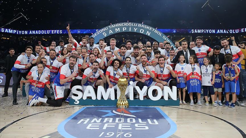 Anadolu Efes bu sezon zirve yaptı