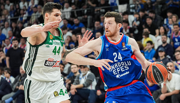 Anadolu Efes, dörtlü final bileti için Atina da