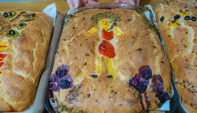 Ekmeği sanatla buluşturdu