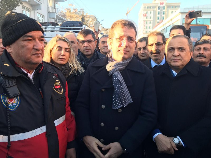 Ekrem İmamoğlu deprem bölgesinde