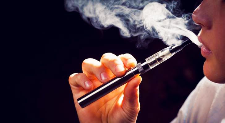 Elektronik sigara tehlikesi: 17 yaşındaki genç ölümcül hastalığa yakalandı