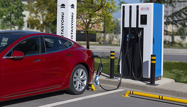 Türkiye de elektrikli araçların hızlı şarjı için yeni adım