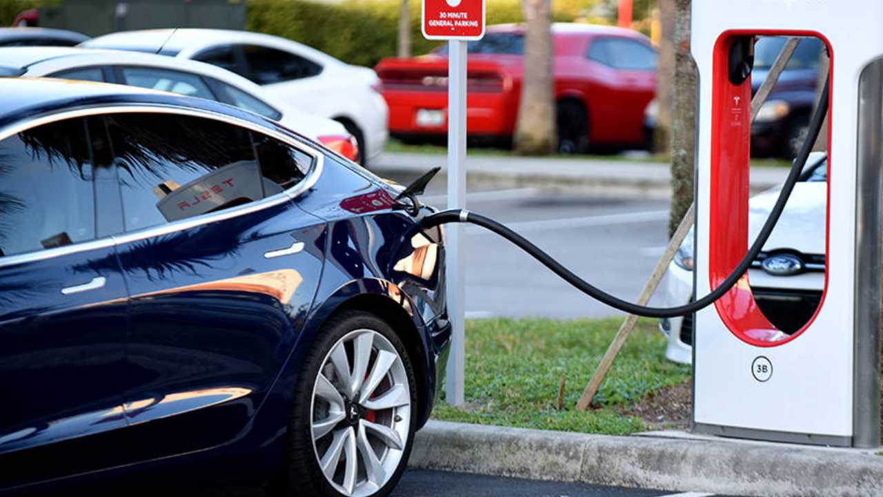 ABD de araç sahiplerinin yüzde 40 ı elektrikli araçlara geçişi düşünüyor
