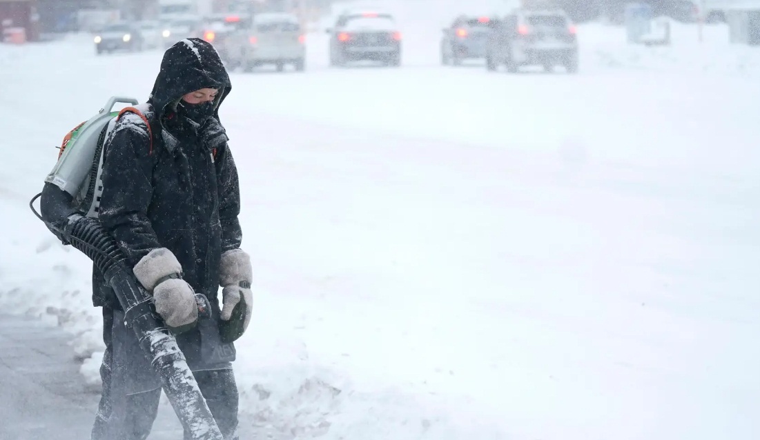 Kar fırtınasında 17 kişi hayatını kaybetti