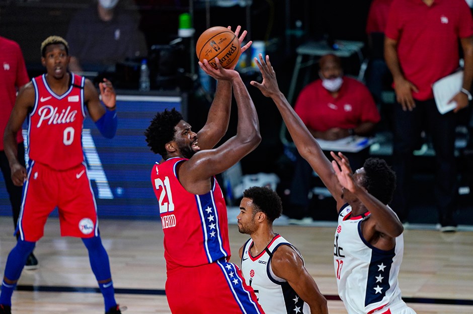 NBA de geceye Embiid damga vurdu