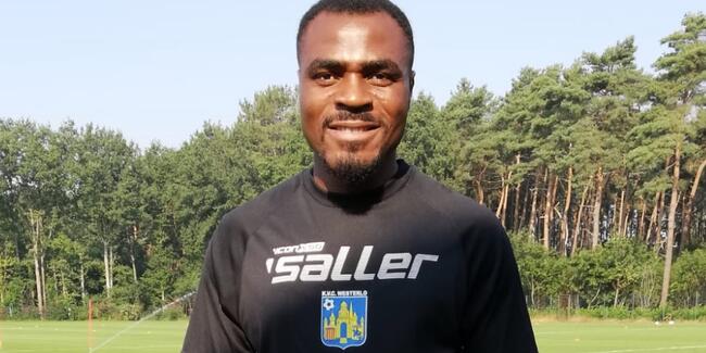 Emenike futbola geri döndü