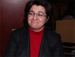 TÜM ÜLKE ŞEHİTLERİNE AĞLARKEN DTP Lİ VEKİL HAİN BOMBACIYA 2 GÜN AĞLAMIŞ!!!