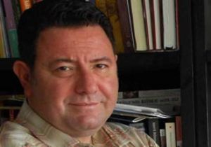 EMRE AKÖZ AĞIR YAZDI: ŞER ŞEBEKESİ GÜL Ü AŞAĞI İNDİRMEDEN RAHAT EDEMEZ!