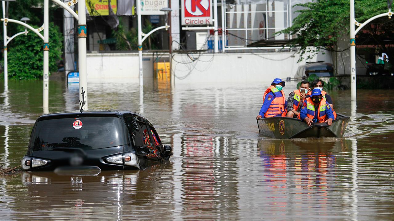 Endonezya da sel felaketinden ölenler artıyor