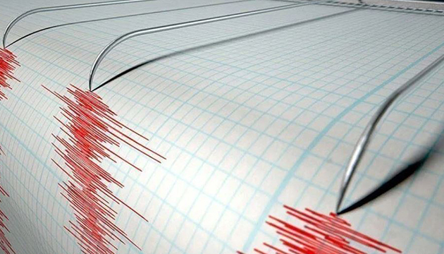 Endonezya da 6,2 büyüklüğünde deprem
