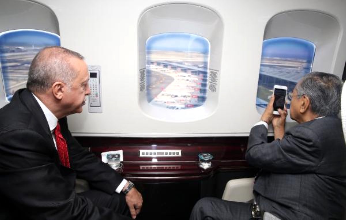 Erdoğan, Malezya Başbakanı na İstanbul u havadan gezdirdi
