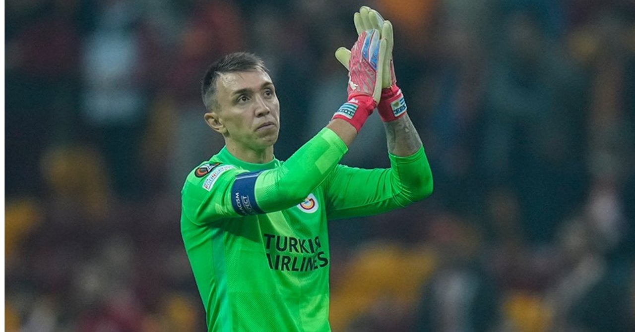 Galatasaray da taraftarı üzecek haber Erden Timur dan geldi: Muslera veda ediyor...