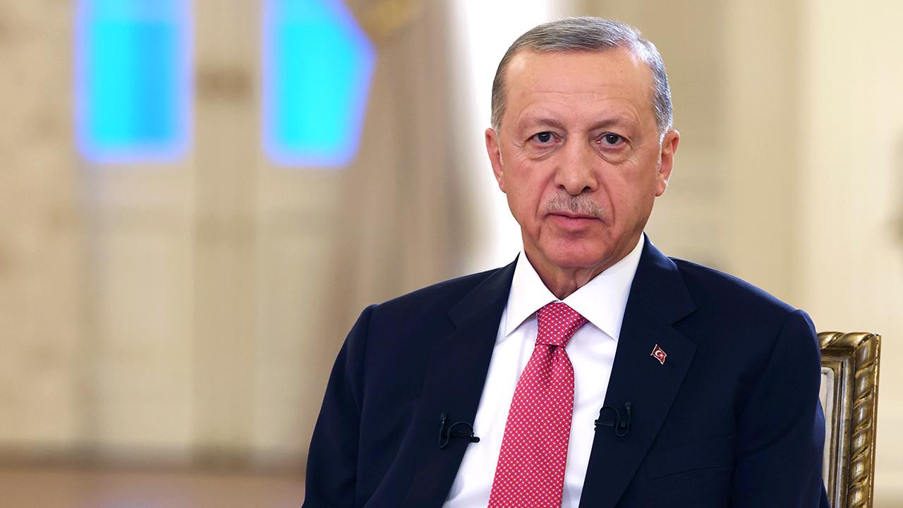 Cumhurbaşkanı Erdoğan, şair Zarifoğlu ve Karakoç u andı