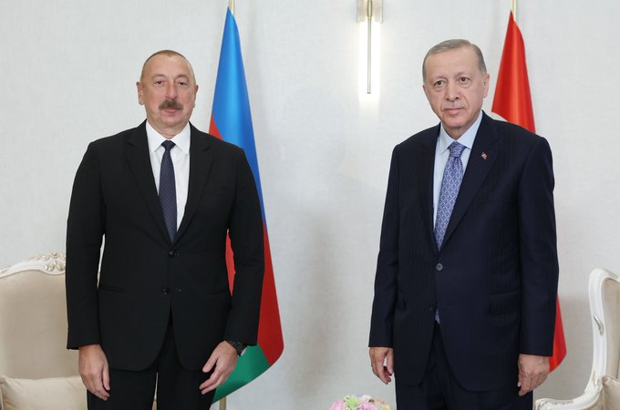 Erdoğan Özbekistan da, Aliyev ile görüştü