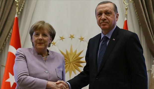 Erdoğan ve Merkel den  Libya  görüşmesi