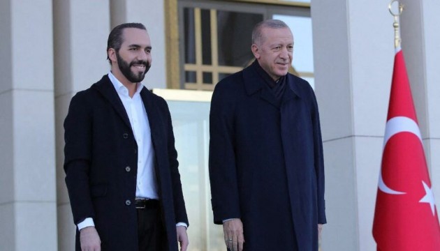 El Salvador liderinden Cem Yılmaz esprisi! Takipçi sayısı hızla arttı
