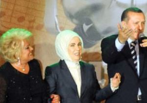 Emine Erdoğan İle İlk Kez Düet  Yaptı