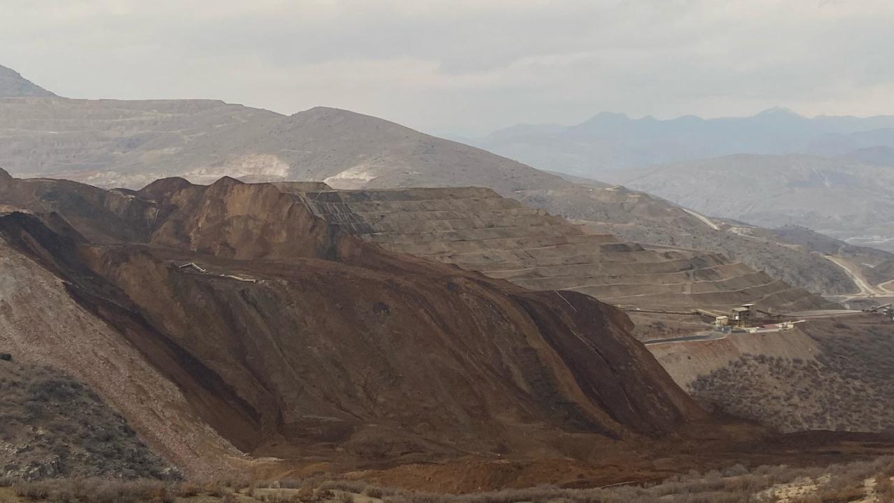 Sabırlı Deresi nin Fırat Nehri ne ulaştığı menfezin kapakları kapatıldı