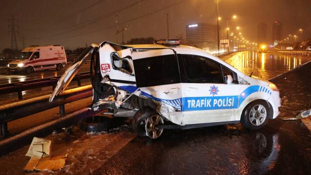 Kontrolden çıkan araç polis aracına çarptı: 1 ölü