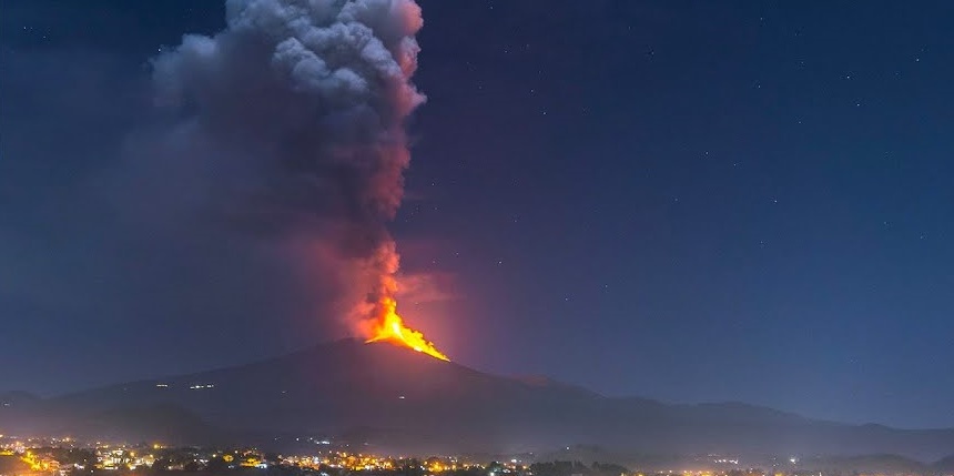 Etna Yanardağı nda patlama!