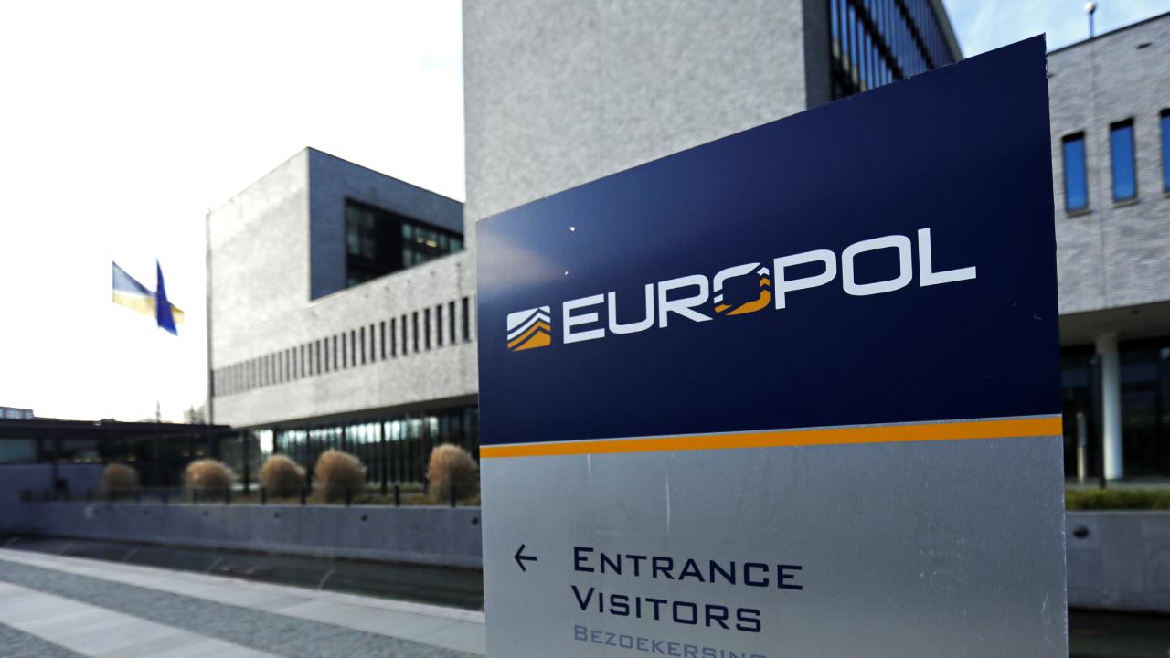 Europol ün internetten uyuşturucu ticareti yapan örgüte operasyonunda 288 kişi gözaltına alındı