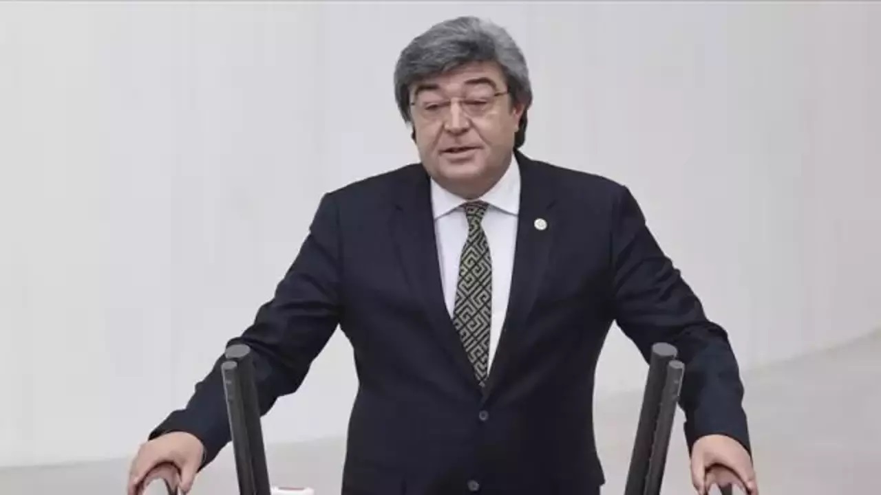 AK Parti MKYK üyesi kaza yaptı