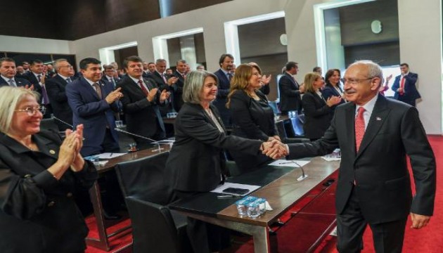 Kılıçdaroğlu, yeni milletvekilleri ile buluştu