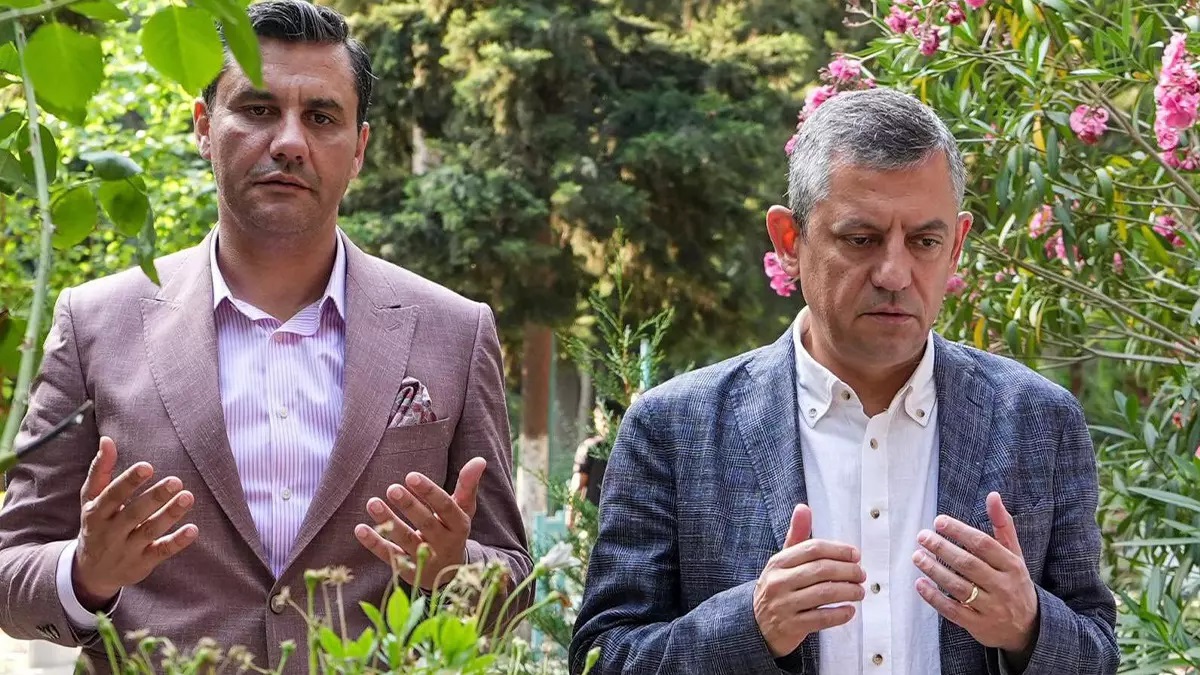 CHP den Ferdi Zeyrek pankartı