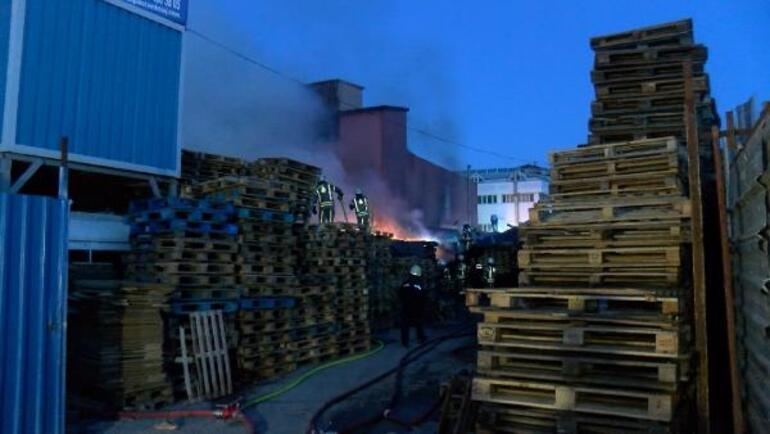 İstanbul da fabrika yangını