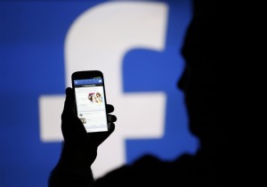 Facebook tan  Anonim login  sürprizi