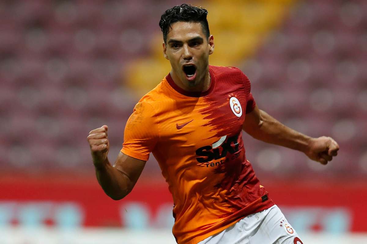 Galatasaray da Falcao sürprizi