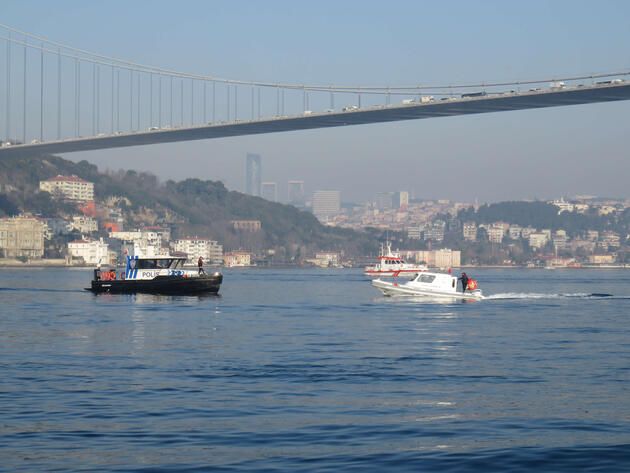 Fatih Sultan Mehmet Köprüsü nde intihar